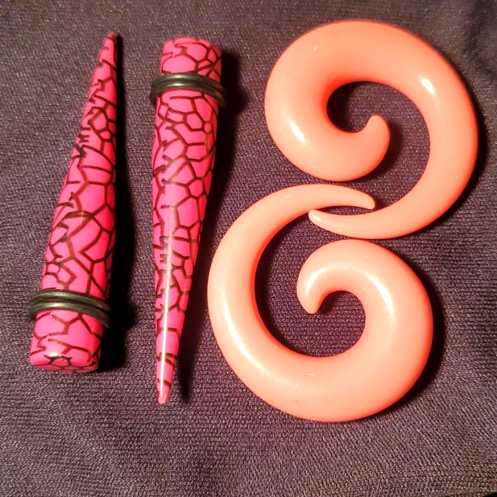 Pink Tapers 2 pair ear plugs body piercing jewelry 00 gaug…